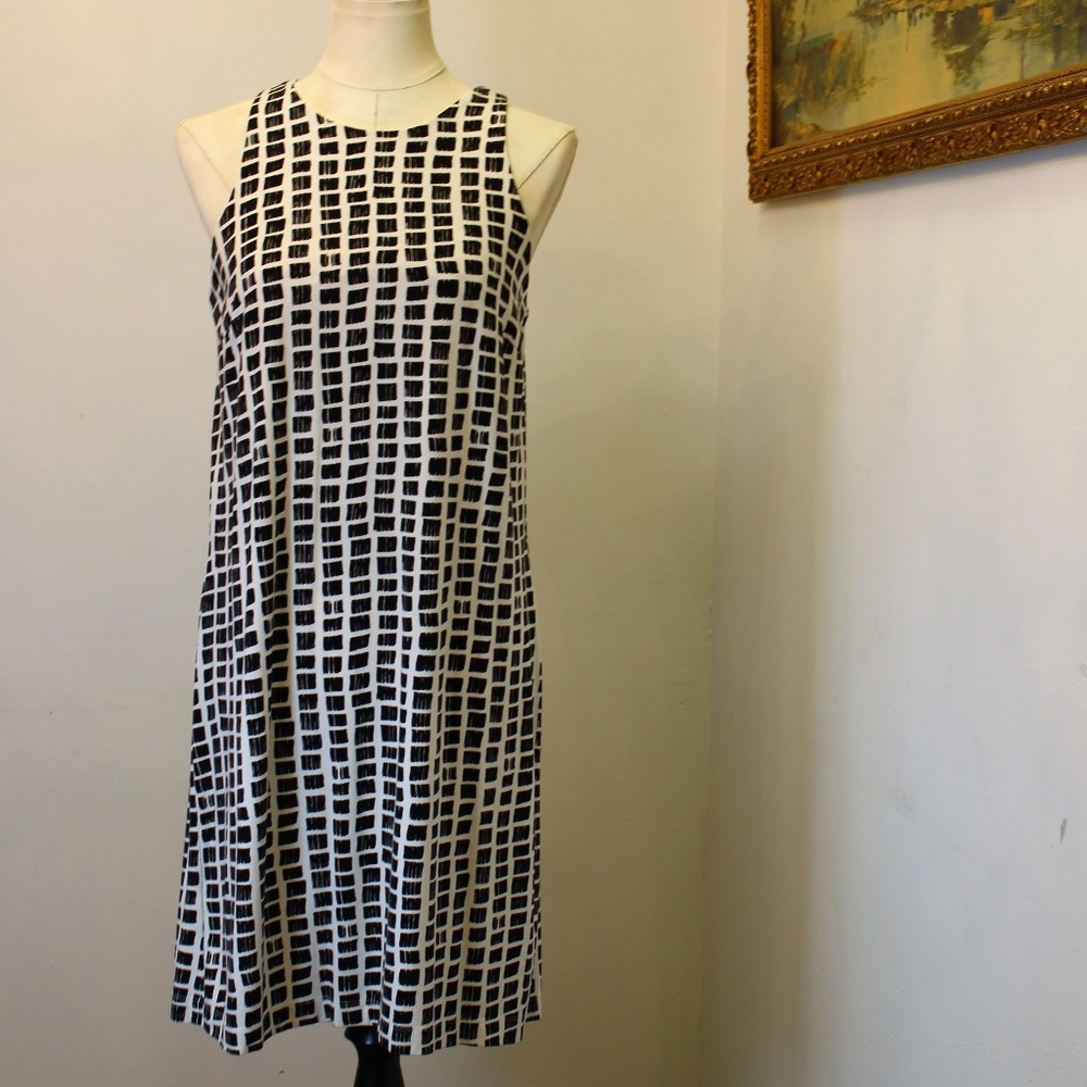 Ann Taylor Black and White Dress Size M